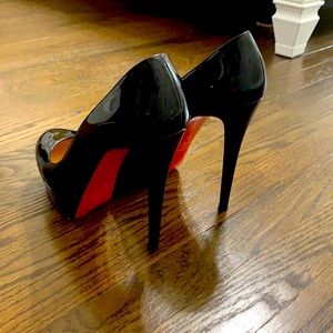 Christian Louboutin black patent Bianka pump